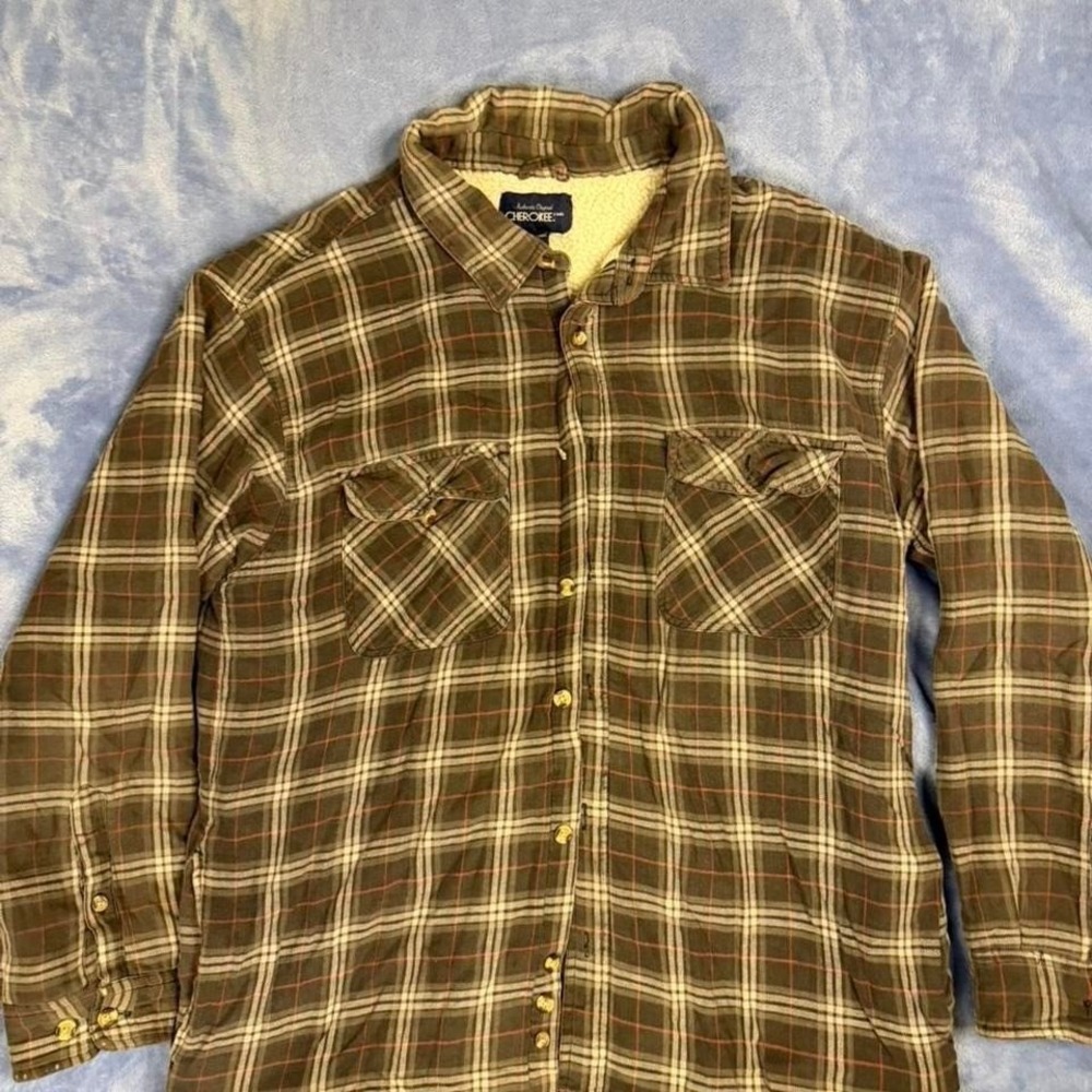 Cherokee brown flannel shirt with yellow buttons men‎ size L